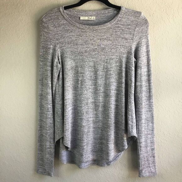 Aritzia Wilfred Free Grey Long Sleeve Slouchy Minimalist Long Sleeve Top Medium - Picture 1 of 9